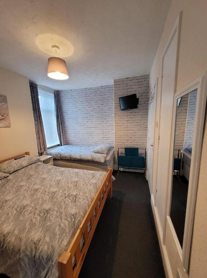 The Clevedon Bed and Breakfast Blackpool Eksteriør billede
