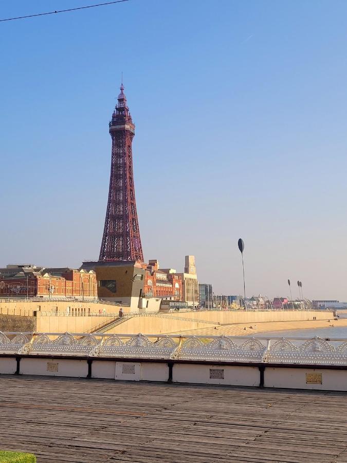 The Clevedon Bed and Breakfast Blackpool Eksteriør billede